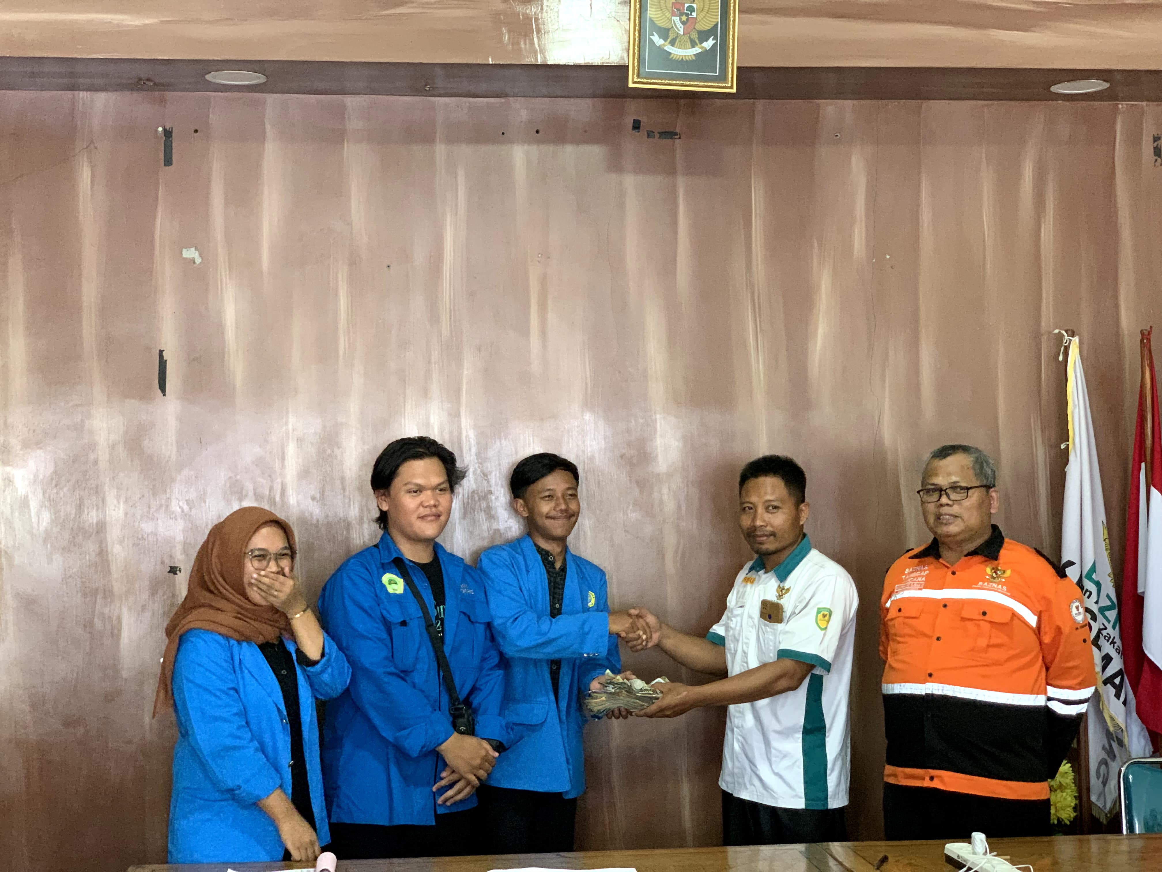 "Aksi Galang Dana BEM Universitas Ngudi Waluyo dan BAZNAS Kabupaten Semarang untuk Korban Banjir Demak dan Grobogan Menginspirasi Solidaritas Masyarakat"
